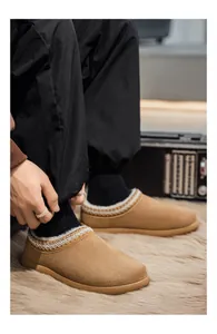 Mocassins d'hiver pour hommes en daim beige avec doublure polaire et bordure ethnique