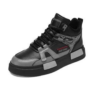 Sneakers alte da uomo con suola spessa in nero e grigio per uno stile casual