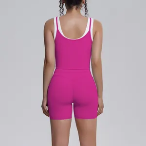 Back view detail of a pink color-block high-waist yoga set for fitness and sports