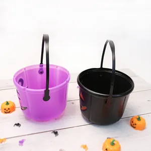Seaux à bonbons citrouille d'Halloween en plastique violets et noirs pour enfants