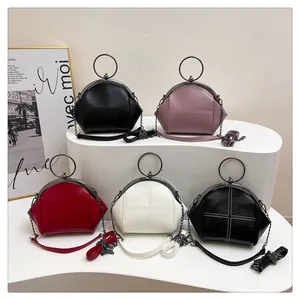 Sacs à bandoulière élégants en forme de coquille en plusieurs couleurs avec poignées