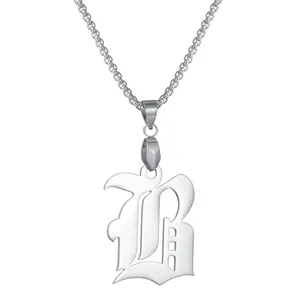 Collier pendentif lettre B gothique minimaliste en argent avec chaîne à maillons polie