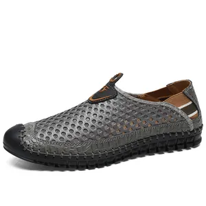 Grijze ademende mesh loafers voor heren met handgestikte details, casual zomer instappers