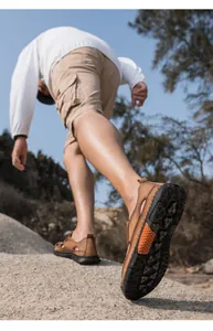 Heren zomer outdoor sandalen met ademend hol ontwerp en antislip rubberen zool