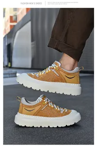 Gedetailleerde weergave van heren outdoorschoenen van suède met dikke witte platformzolen.