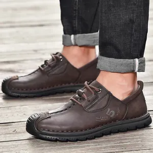 Premium bruine herenschoenen in Britse stijl met handgestikte details voor vrije tijd
