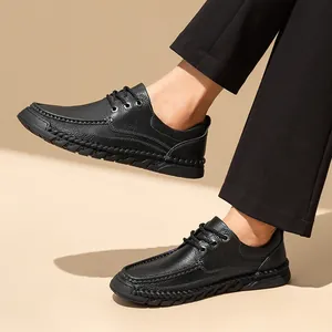 Scarpe casual da uomo in pelle nera cucite a mano con suola morbida e design stringato