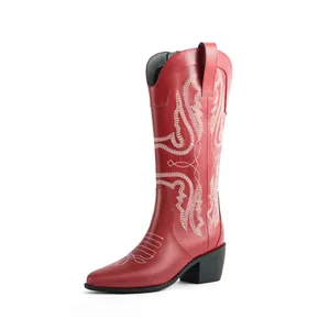 Bottes de cowboy western rouges avec broderies blanches complexes et tige classique en V