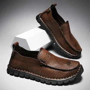 Mocassini da Uomo in Pelle Crosta Fatti a Mano Stile Britannico Scarpe da Guida Slip On Casual Tinta Unita Cuciti a Mano Suola in Gomma