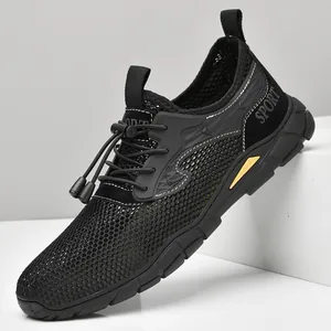 Ademende zwarte mesh sportschoenen voor heren met snelvetersysteem voor casual zomergebruik