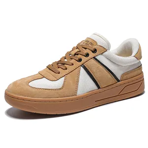 Sneakers classiche German Army Trainer da uomo in pelle scamosciata marrone e mesh bianco