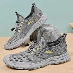 Ademende grijze mesh sportschoenen met elastische veters voor zomerse activiteiten