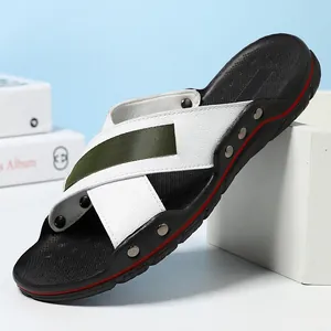 Heren Rundleer Strand Sandalen Klinknagel Decor Kruisband Zomer Outdoor Wading Slides Casual Antislip Sandalen Voor Mannen