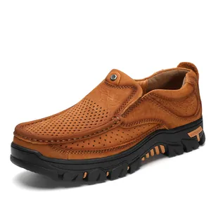 Scarpe slip-on outdoor da uomo in pelle marrone con traforature traspiranti