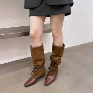 Bottes plissées rétro pour femmes avec bout pointu et design de cowboy western