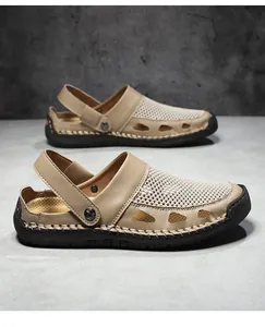 Zijaanzicht van ademende kaki mesh herensandalen met handgestikte rubberen zool