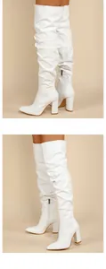 Vue détaillée de bottes blanches au-dessus du genou avec tige plissée et talons épais