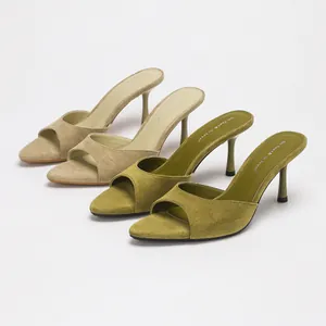 Elegante Damen-Pantoletten aus Wildleder mit Stöckelabsatz in Beige und Olivgrün
