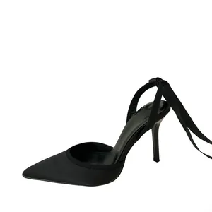 Elegantes tacones de aguja negros con punta fina y lazos en el tobillo para mujer