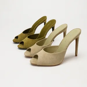 Suede muiltjes met stilettohak voor dames met open teen in groen en beige tinten
