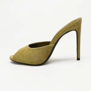 Elegante olijfgroene suède instappers met naaldhakken voor werk en dagelijks gebruik