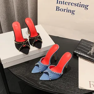 Westerse Stijl Sexy Klinknagels Denim High Heel Mules Voor Vrouwen Spitse Neus Stiletto Sandalen Rode Zool Mode Pantoffels Kantoor Feest Schoenen