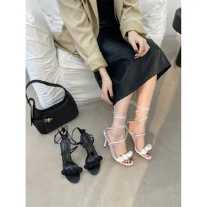 Damen Sandalen Mit Schnürung High Heels 3D Rosenblüten Dekor Stilettoabsatz Sexy Riemchen Party Schuhe Sommer 2024