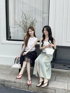 French minimalist wedge thong sandals for women summer street style fashion outfit