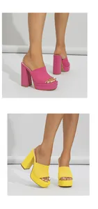 Vue de côté des mules à talons hauts roses et jaunes avec tiges en maille et semelles plateformes.