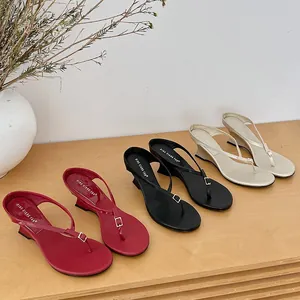 Elegant women's wedge thong sandals in retro Roman style, available in red, black and beige
