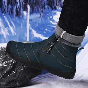 Detailansicht wasserdichter Winterschneestiefel mit Reißverschluss und Plüschfutter
