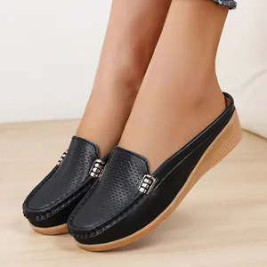 Nieuwe Dames Casual Loafers Mules Opengewerkt Gespleten Leer Slip-on Hakken Schoenen Comfortabele Ademende Moeder Schoenen Grote Maat