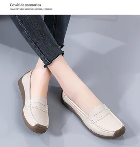 Klassische beige Loafer aus echtem Leder für Damen mit bequemer, strukturierter Gummisohle