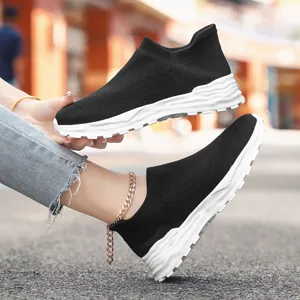 Dames Flyknit Sok Sneakers Ademend Lichtgewicht Plus Size Wandelschoenen Casual Slip-on Dikke Zool Sportschoenen