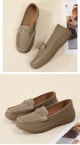 Vue détaillée de mocassins taupe pour femme avec surpiqûres blanches et boucle en métal.