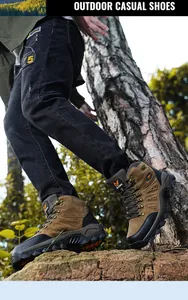 Detailansicht der braunen Herren-Wanderschuhe für Outdoor-Aktivitäten und Trekking-Touren.