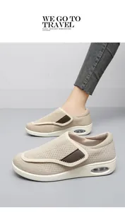 Detail von atmungsaktiven Mesh-Walkingschuhen mit Klettverschluss und Luftpolster