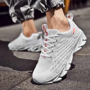 Breathable men's white blade sneakers with knit mesh for gym and running