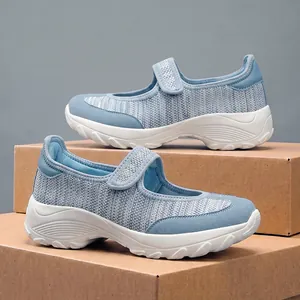 Chaussures de marche confortables en mesh bleu pour femmes avec sangle velcro et semelle
