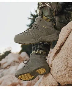 Bottes de randonnée tactiques professionnelles pour hommes sur terrain rocailleux