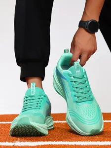 Professional mint green carbon plate running shoes for men and youth athletes