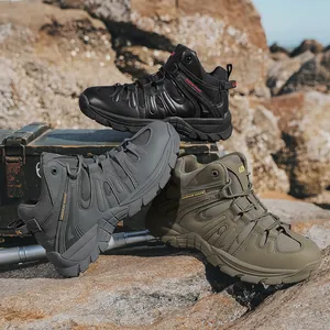 Bottes de randonnée professionnelles pour hommes en noir, gris et vert olive disponibles
