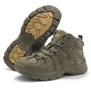 Bottes de randonnée professionnelles pour hommes pour le trekking et le désert.