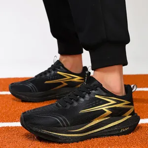 Professional black and gold carbon plate running shoes for men and youth athletes