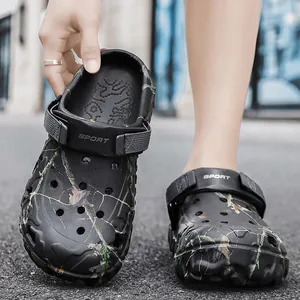 Durable camouflage sport clog shoes with breathable holes and soft sole for men