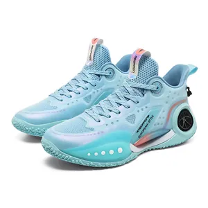 Schicke hellblaue Basketballschuhe für Herren mit atmungsaktivem Mesh und rutschfester Sohle