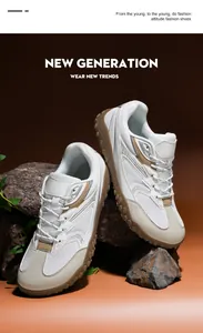 Vista detallada de zapatillas de senderismo de malla transpirable con suelas de goma