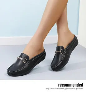 Schwarze Damen-Loafer-Pantoletten mit Keilsohle und Metallschnalle