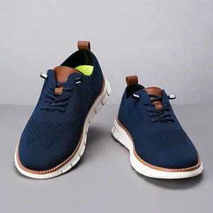 Dettaglio del tessuto in maglia traspirante blu navy per mocassini da uomo
