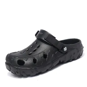 Atmungsaktive schwarze Schaumstoff-Clogs mit weicher rutschfester Sohle für Strand und Freizeit